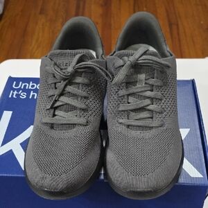 NWOT Kizik Hands Free Slip-on Sneakers Unisex Gray Mens 10.5/Womens 12 (WIDE)